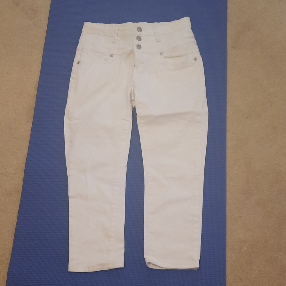 White denim capris